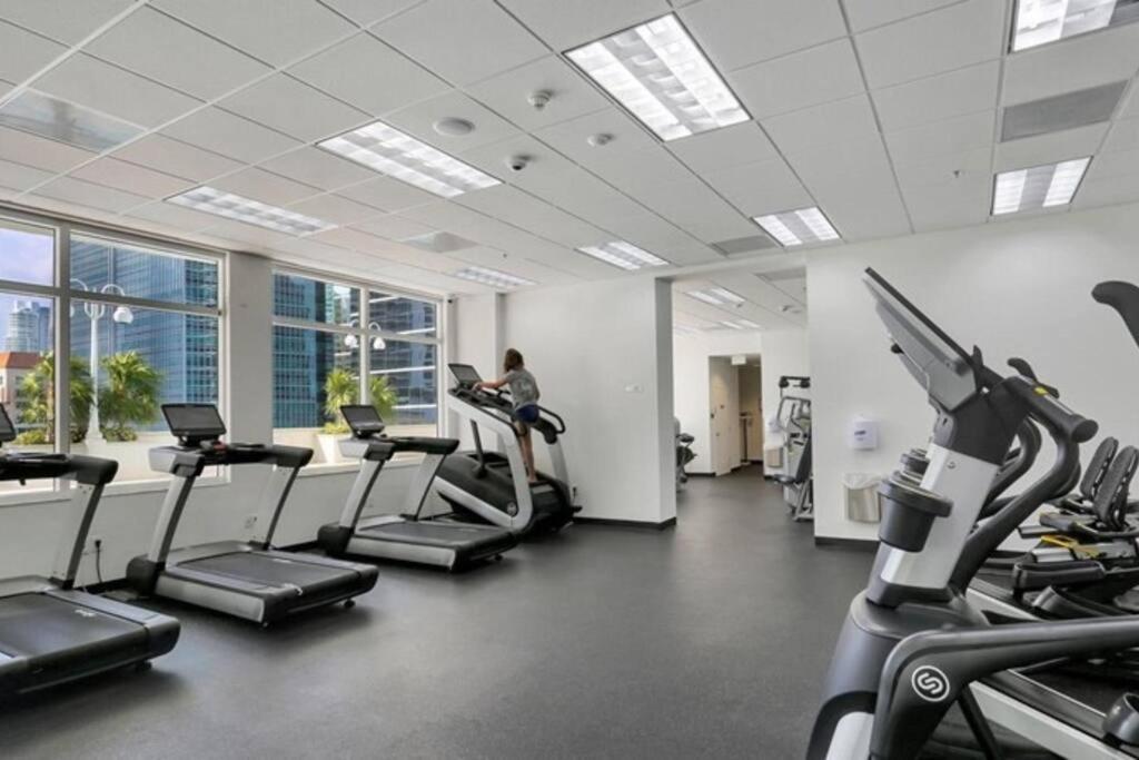 Lovely Condo With City & Ocean Views. Sleep Up To 6 People! Miami Esterno foto