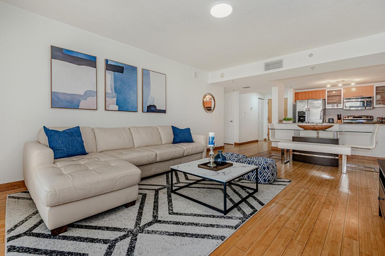 Lovely Condo With City & Ocean Views. Sleep Up To 6 People! Miami Esterno foto