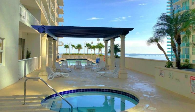 Lovely Condo With City & Ocean Views. Sleep Up To 6 People! Miami Esterno foto
