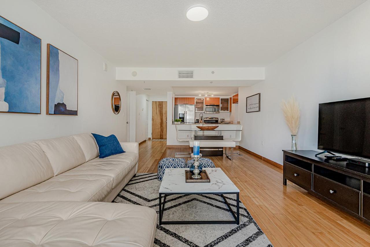 Lovely Condo With City & Ocean Views. Sleep Up To 6 People! Miami Esterno foto