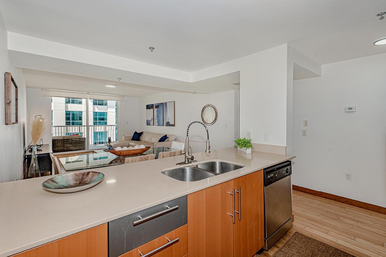 Lovely Condo With City & Ocean Views. Sleep Up To 6 People! Miami Esterno foto