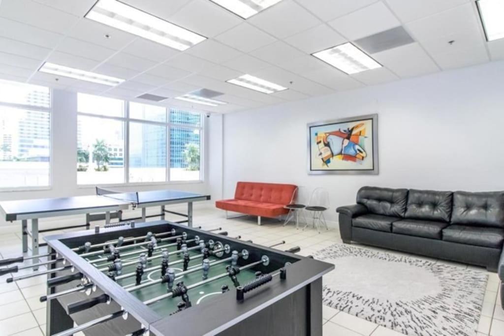 Lovely Condo With City & Ocean Views. Sleep Up To 6 People! Miami Esterno foto