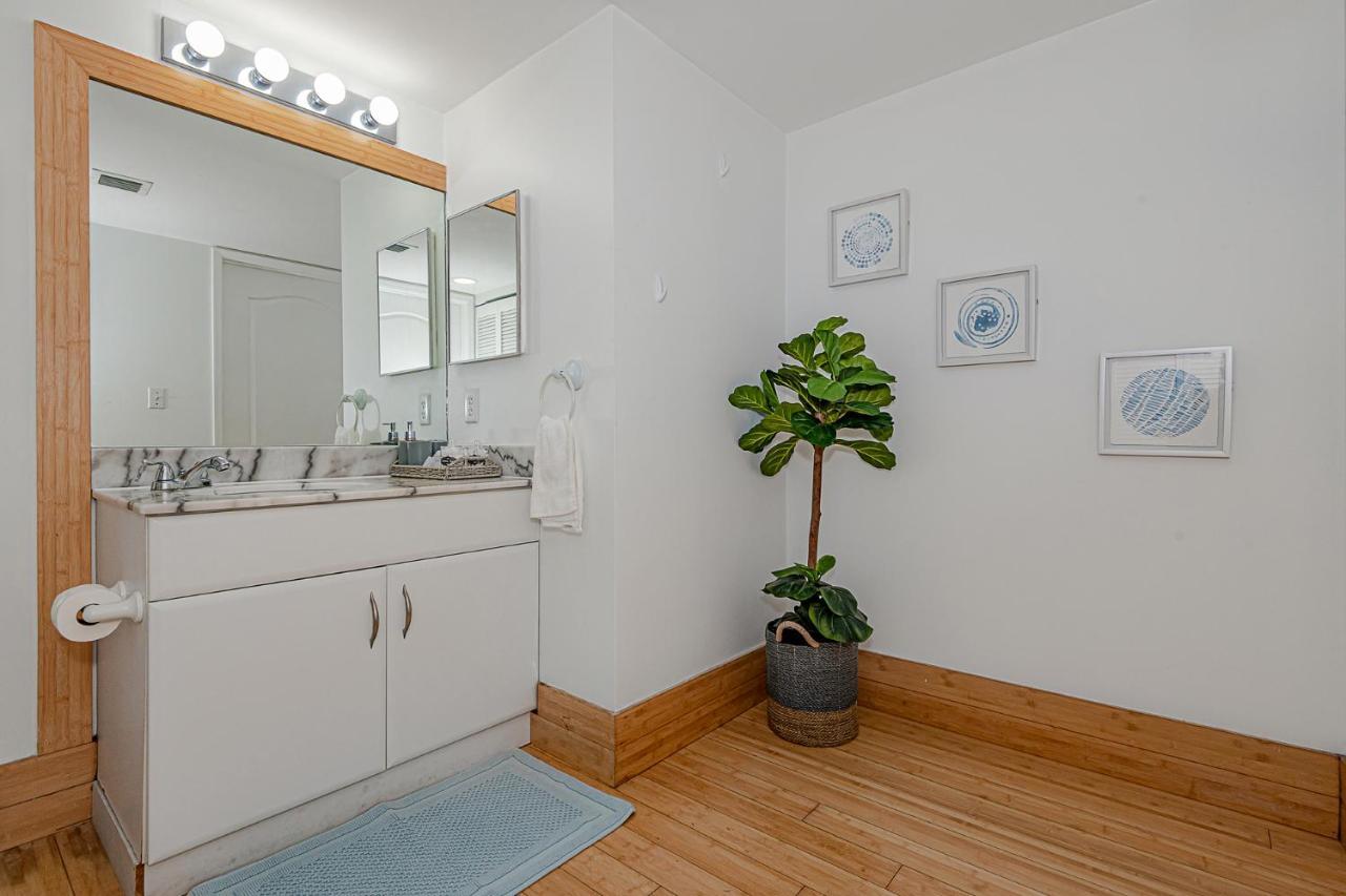 Lovely Condo With City & Ocean Views. Sleep Up To 6 People! Miami Esterno foto