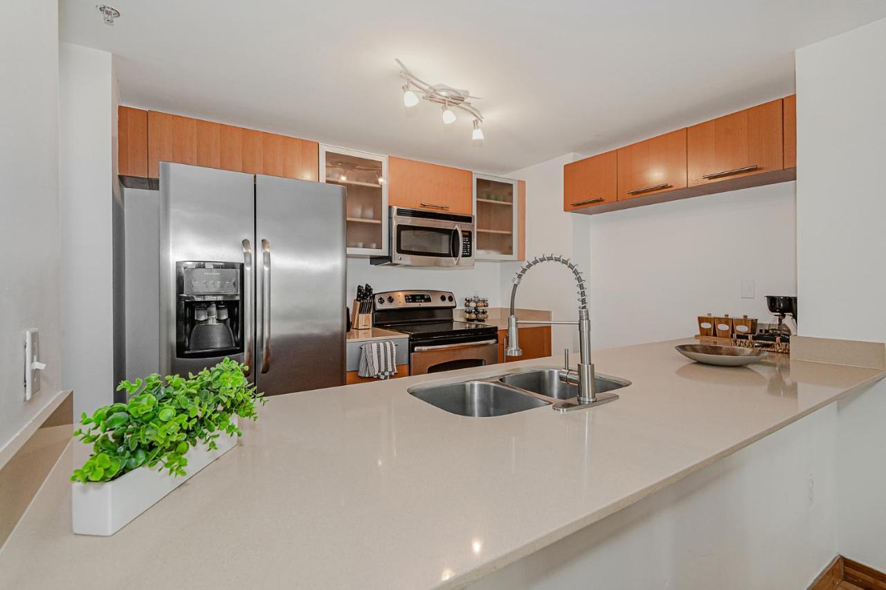 Lovely Condo With City & Ocean Views. Sleep Up To 6 People! Miami Esterno foto